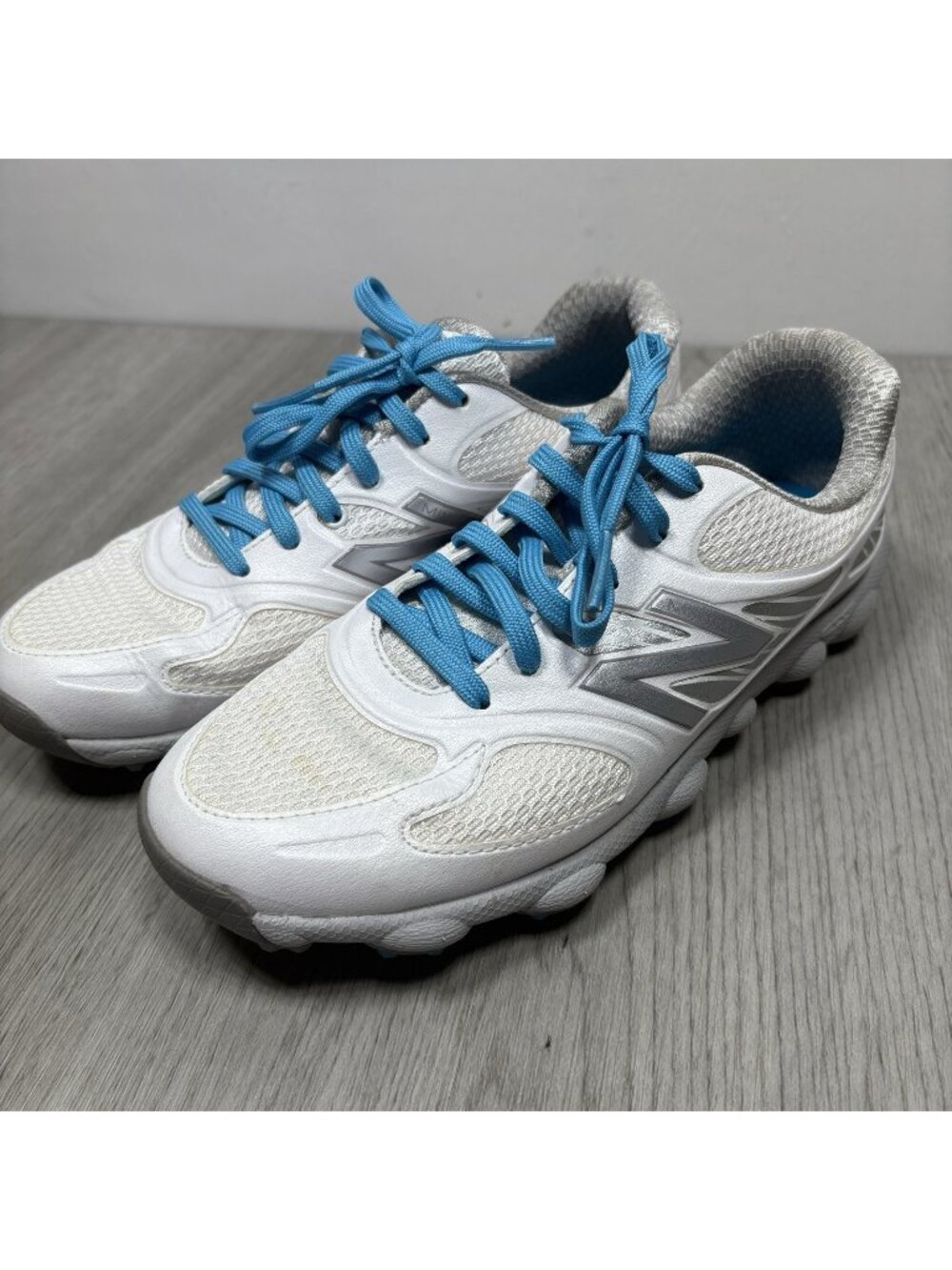 New Balance Minimus Womens Size Size 7 B NBGW1001 White Golf Cleats Shoes